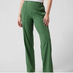 NWT Athleta Vienna Cargo pant 10 tall